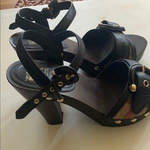 Burberry classic check size 39 US size 8 about